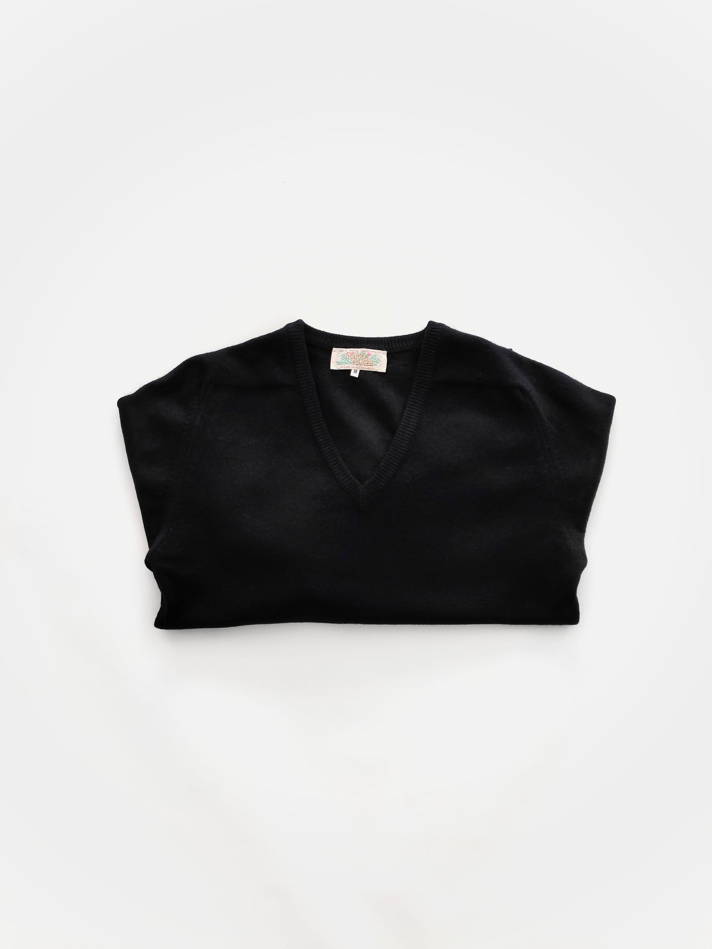 '80s Scottish V-neck Sweater in Cashmere