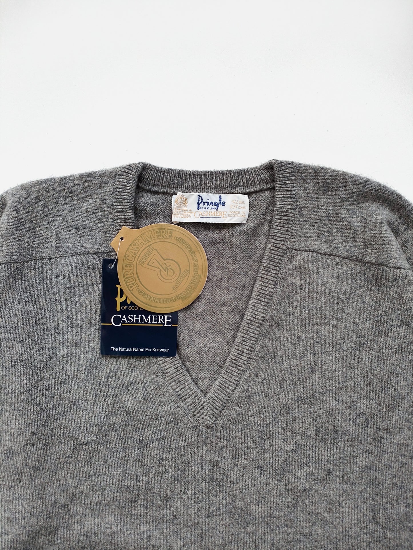 NOS Pringle V-neck Sweater in Cashmere