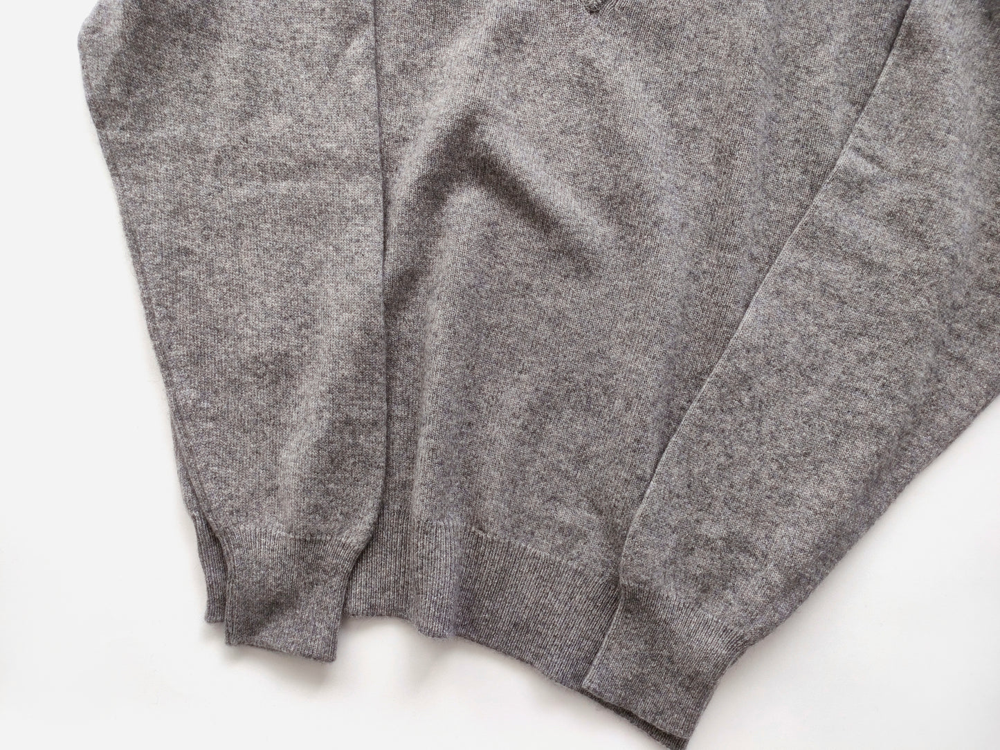 NOS Pringle V-neck Sweater in Cashmere