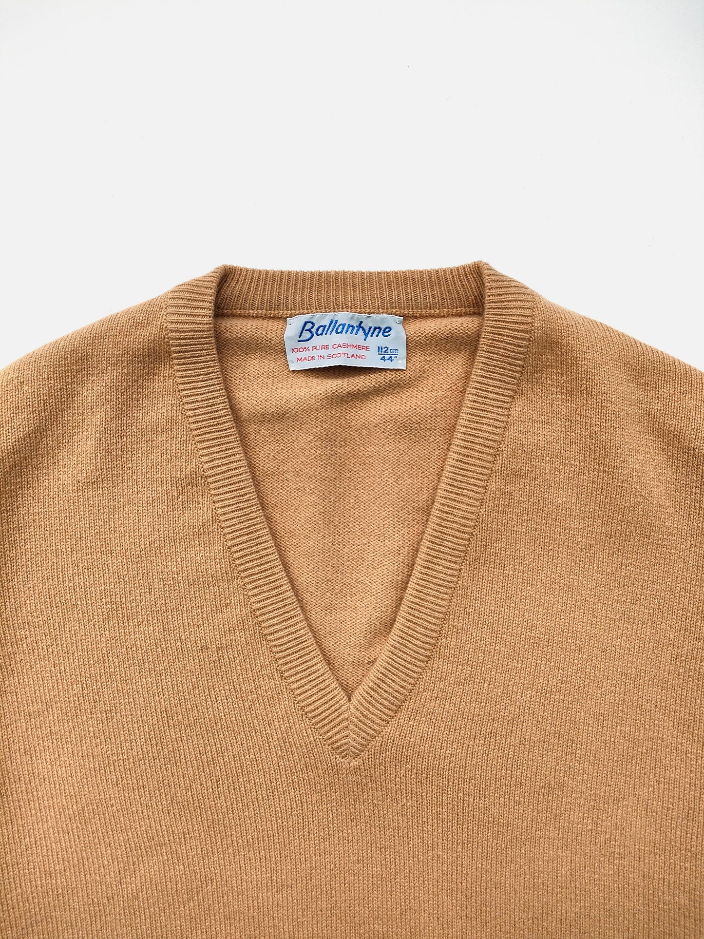 Ballantyne V-neck Sweater in Cashmere