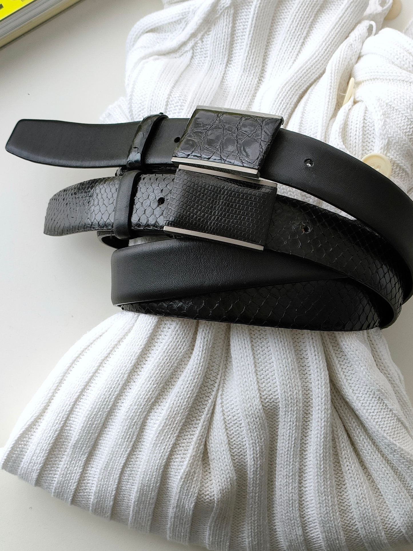 Giorgio Armani Belt in Leather with Flat Buckle