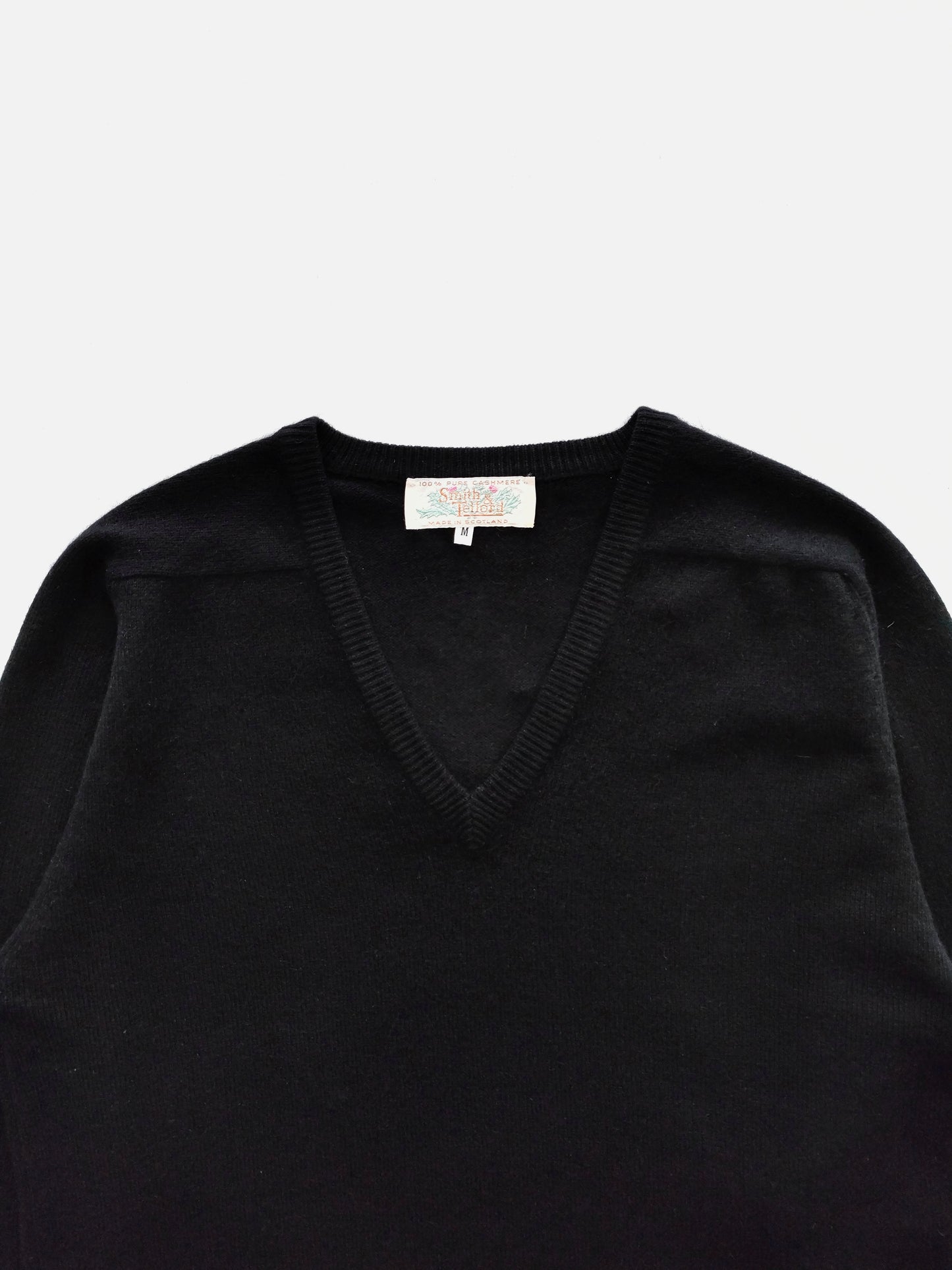 '80s Scottish V-neck Sweater in Cashmere